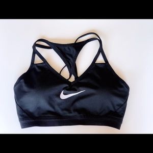 Nike
Women's Dri-FIT Swoosh Sports Bra size M